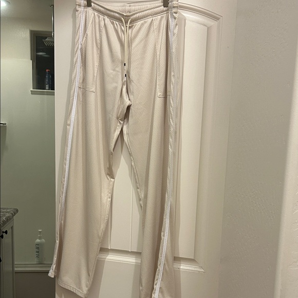 NWOT!! The Upside - Josie straight leg pant - Picture 2 of 5